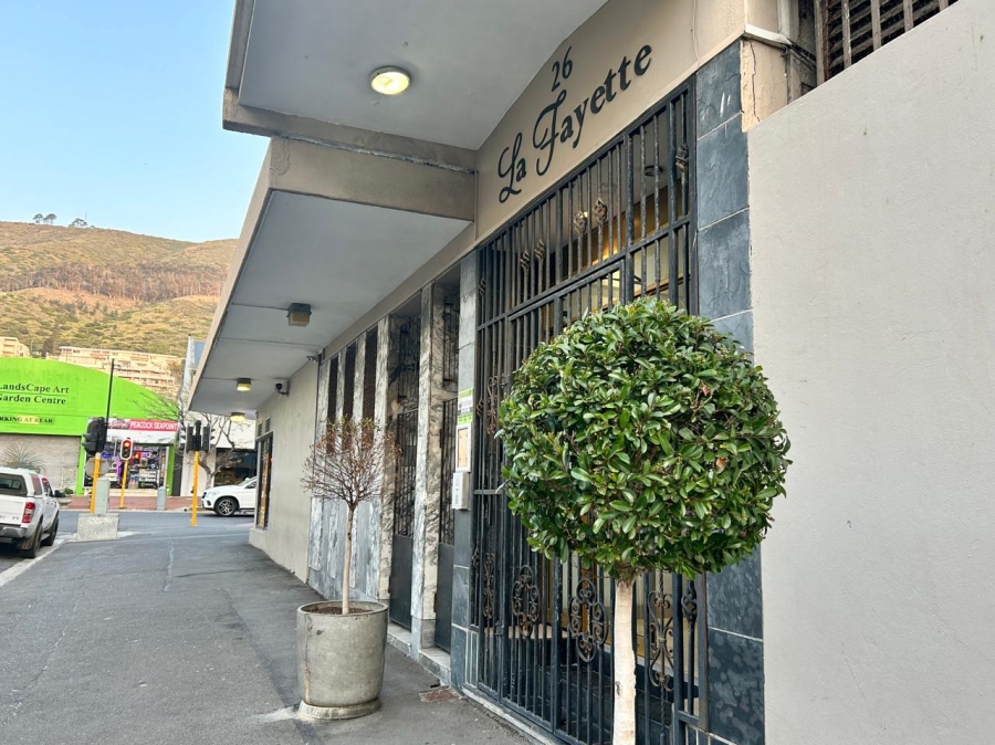 To Let 2 Bedroom Property for Rent in Sea Point Western Cape